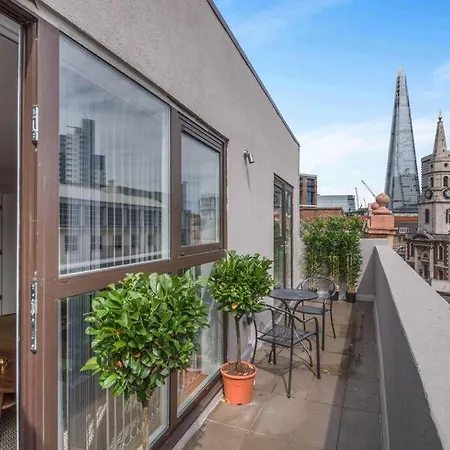 7 Borough Apartments - Spacious 2-Bed, 2-Bath In Prime Location